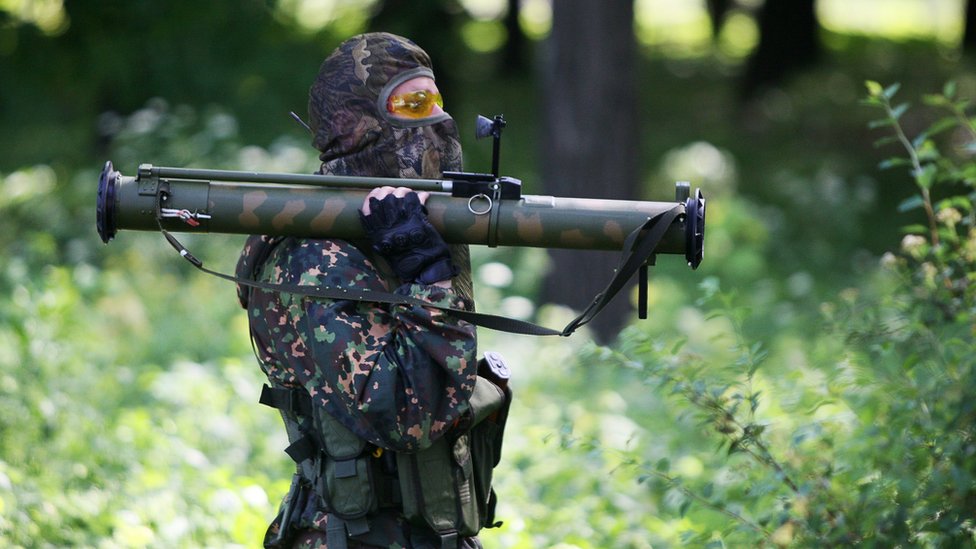 Rus yanlısı bir militan, Donetsk, Mayıs 2014