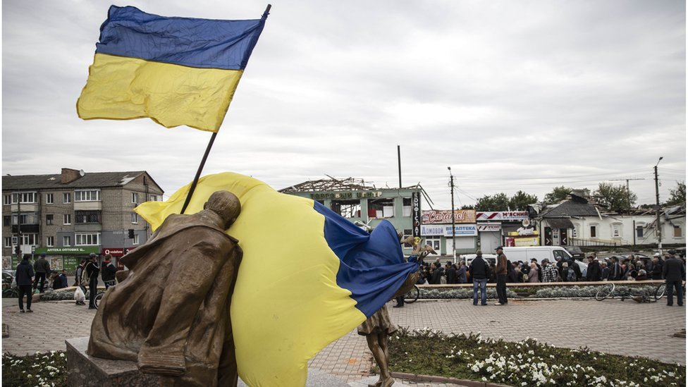 Ucrania asegura que recuperó 20 pueblos en Járkov el domingo.