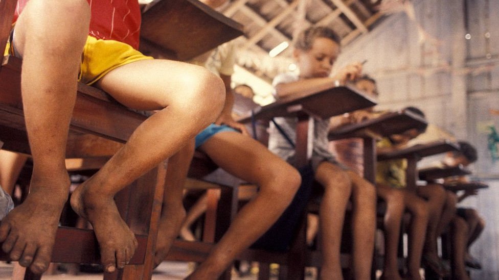 Estudantes em aula no interior do Pará