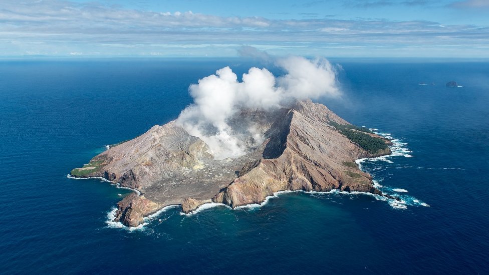 Вулкан Белый остров в 2016 году
