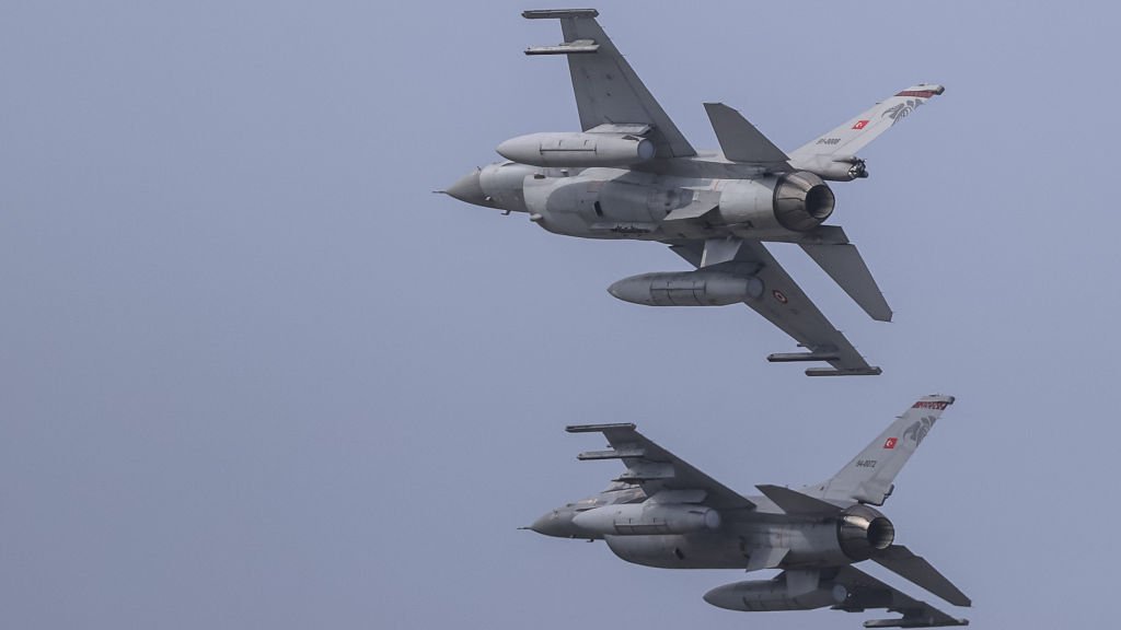 Sonic boom as US fighter jets intercept plane that later crashed