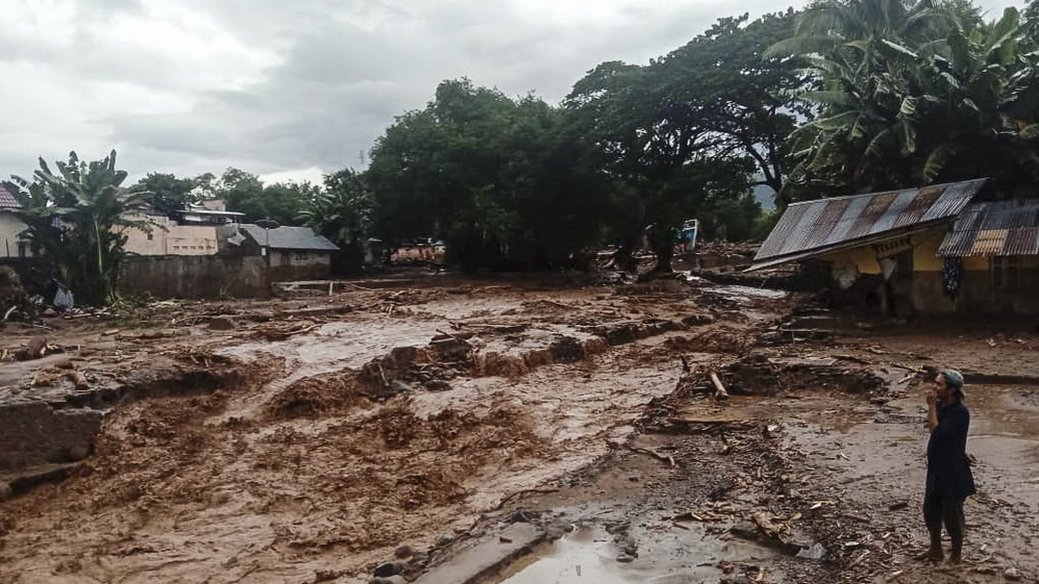 Flash floods and landslides in Indonesia and East Timor kill 70