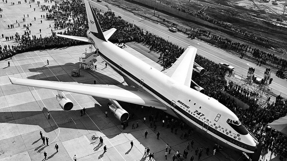 Первый Boeing 747 сошел с завода компании в штате Вашингтон в сентябре 1968 года