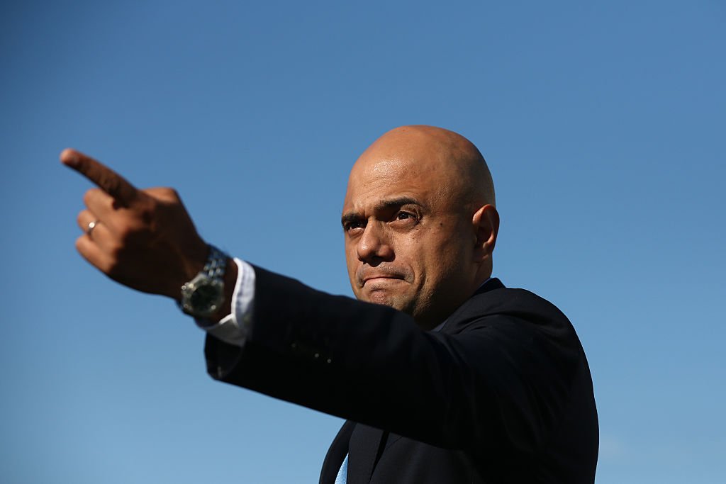 Menteri Dalam Negeri Inggris, Sajid Javid, mencabut kewarganegaraan Shamima Begum.
