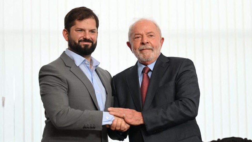 El presidente de Chile, Gabriel Boric, junto al mandatario brasilero, Luiz Inácio Lula da Silva.