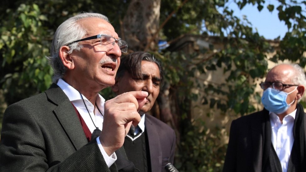 Mehmood Ahmed Sheikh, the lawyer of British-born militant Ahmed Omar Saeed Sheikh, speaks to media representatives outside the Sindh High Court