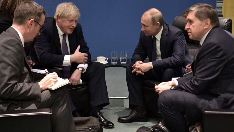 Премьер-министр Великобритании Борис Джонсон и президент России Владимир Путин