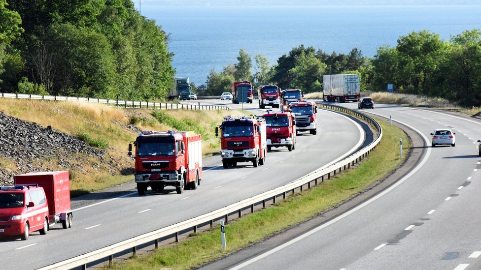Bomberos de Polonia se dirigen a Suecia para combatir las llamas