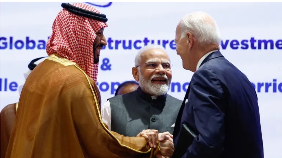 沙特王儲兼總理穆罕默德·本·薩勒曼（左）、印度總理莫迪（左二）和美國總統拜登（右下）出席2023年9月 9日在新德里舉行的G20峰會。