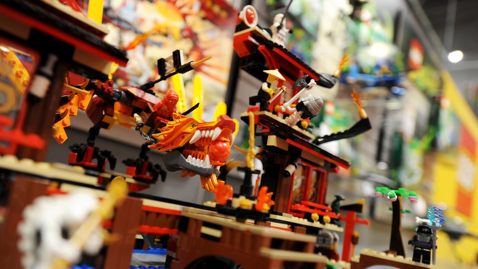 Набор Lego Ninjago будет показан на Ярмарке игрушек 2011 15 февраля 2011 года в Javits Center в Нью-Йорке.