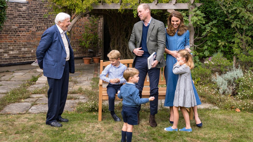 David Attenborough, Prens William ve ailesini Kensington Sarayı'nda ziyaret etmişti.