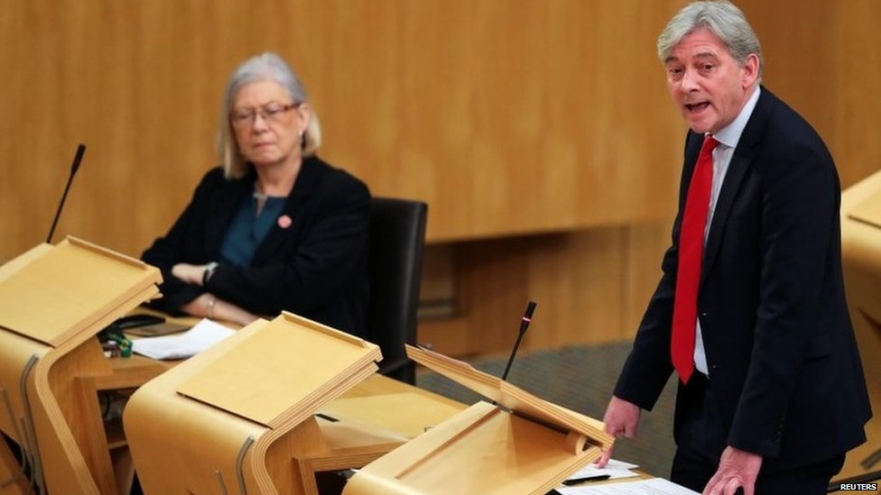 Ричард Леонард выступает в шотландском парламенте