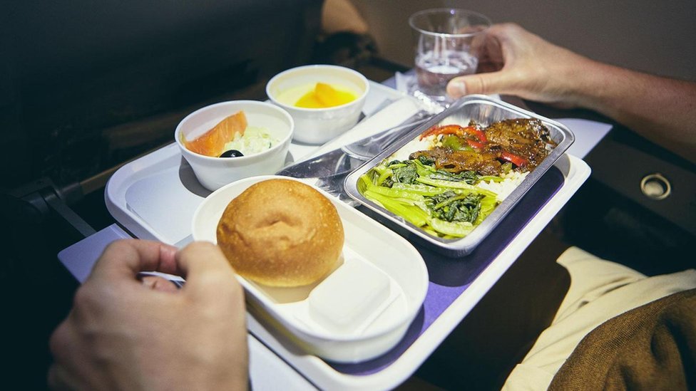 Comida en un avión.