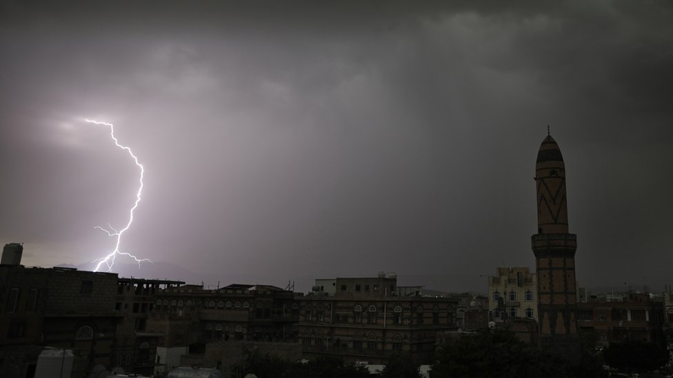 Una tormenta en Sana'a, Yemen