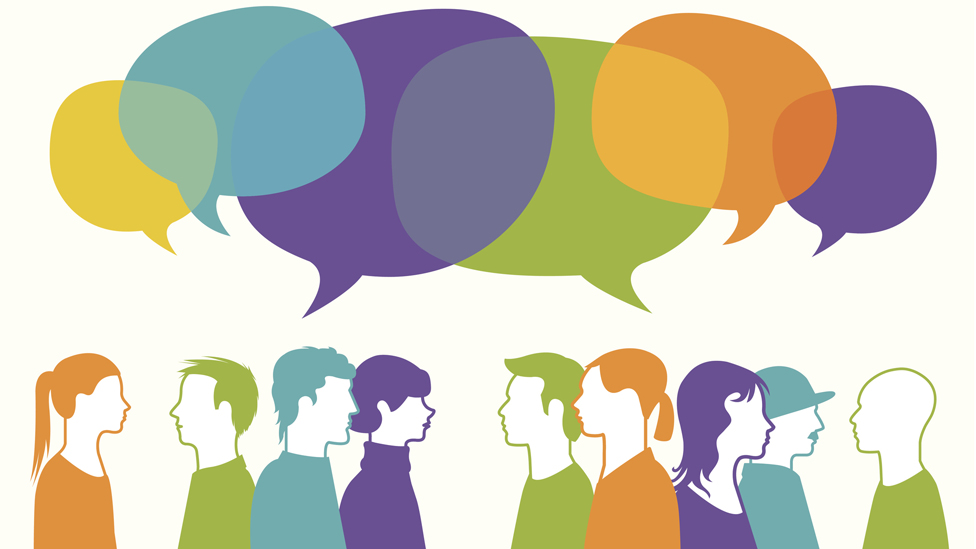 En las redes sociales se debatieron los posibles riesgos del producto. Una imagen de mucha gente con bocadillos de conversación