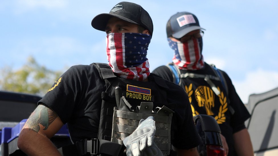 Miembros de grupos de ultraderecha, Proud Boys, durante una manifestación en Portland, Oregón, en Estados Unidos en septiembre de 2020.