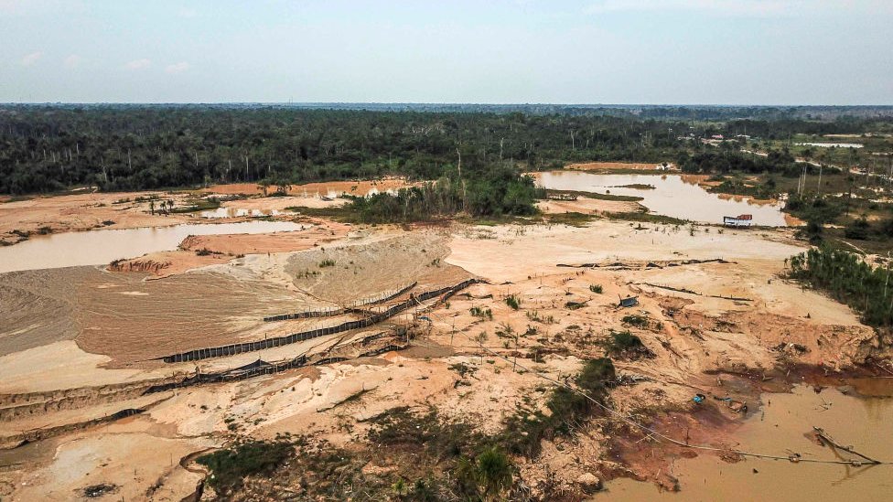 Minas ilegales en la Amazonía peruana.