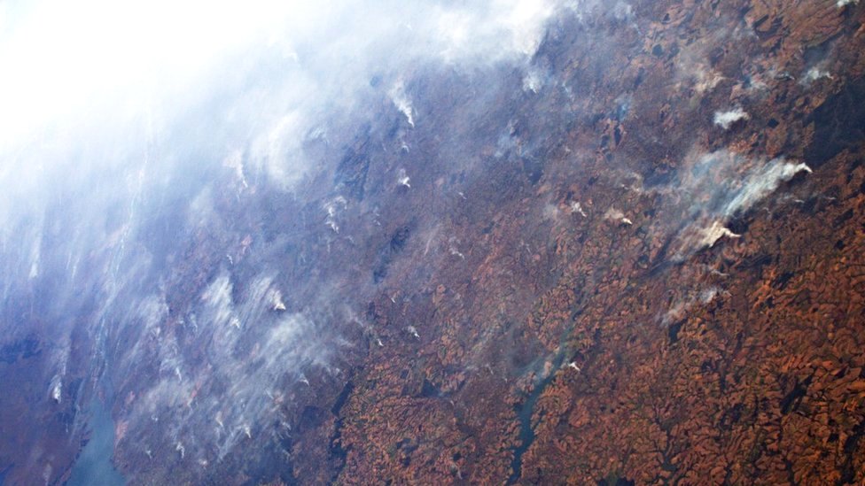 Пожары в тропических лесах Амазонки, снятые с МКС (c) ESA / NASA / Luca Parmitano