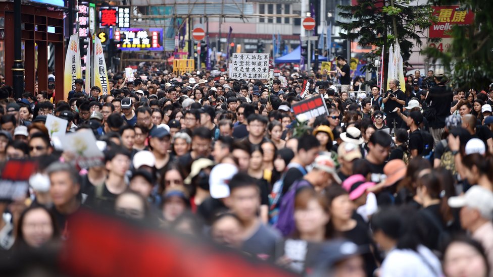 Протестующие собираются принять участие в новой акции против спорное предложение закона о выдаче в Гонконге 16 июня 2019
