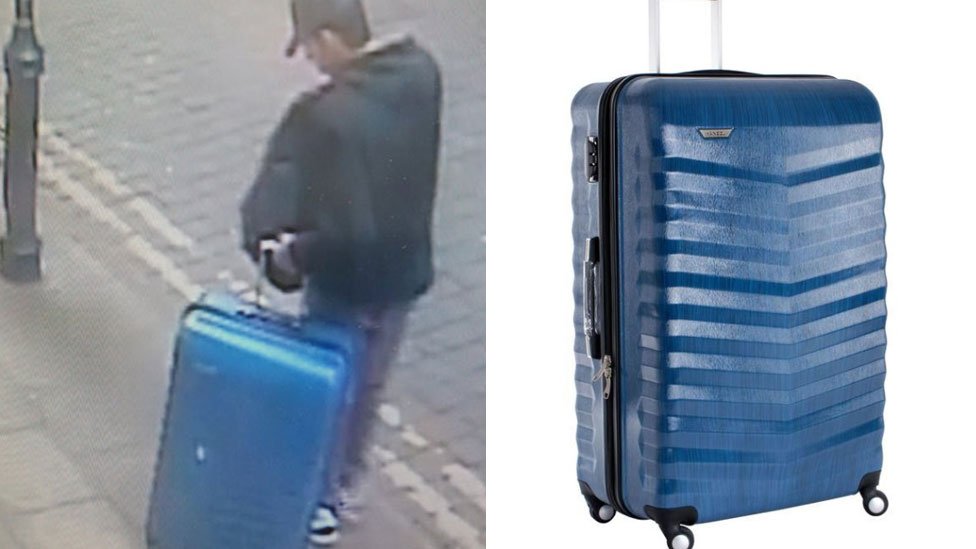 Абеди с синим чемоданом