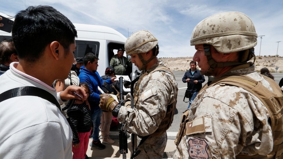 Control militar de migraci'on en Colchane, Chile