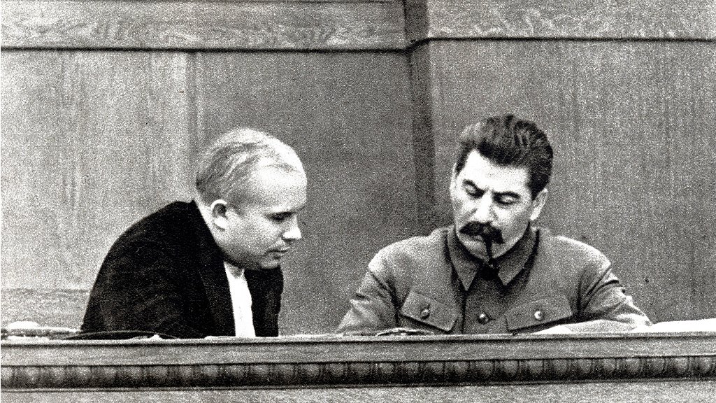Iósif Stalin y Nikita Jruschov en 1936.