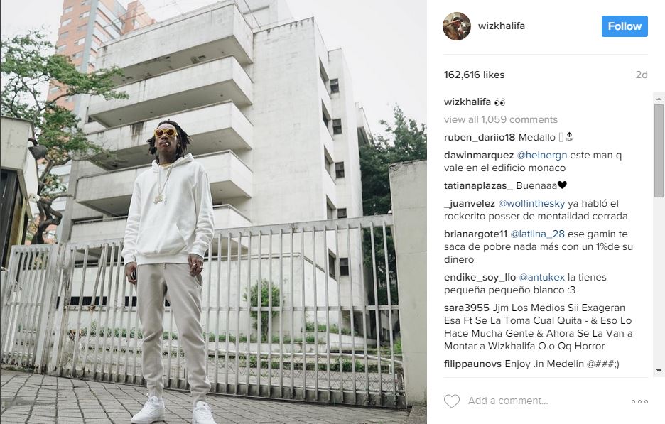 El rapero estadounidense se retrató frente al edificio Mónaco, donde vivió el célebre narcotraficante Pablo Escobar. Instagram de Wiz Khalifa