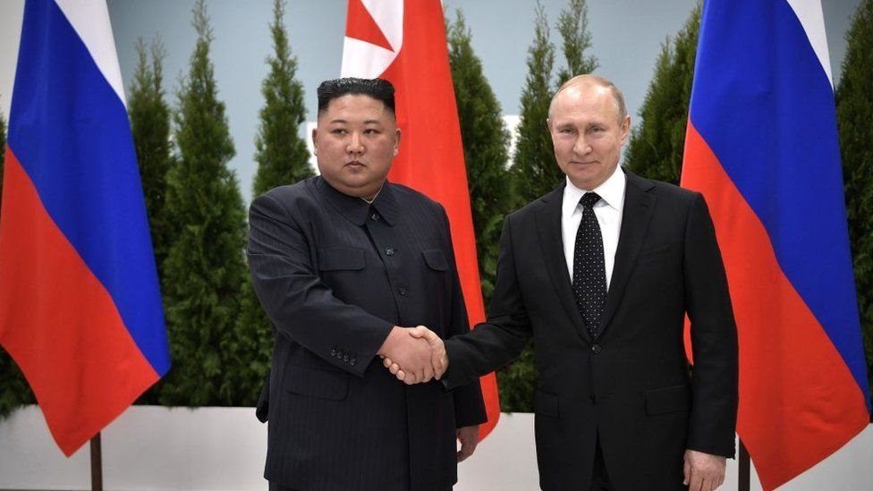 روسيا تتعهد بتعزيز علاقاتها مع كوريا الشمالية وبيونغ يانغ ترحب بالتعاون في  مواجهة "القوى المعادية" - BBC News عربي