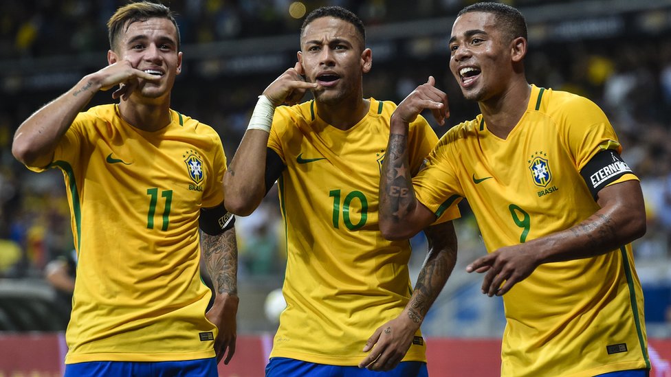 Coutinho, Neymar y Gabriel Jesus celebran un gol contra Argentina en las eliminatorias al Rusia 2018.