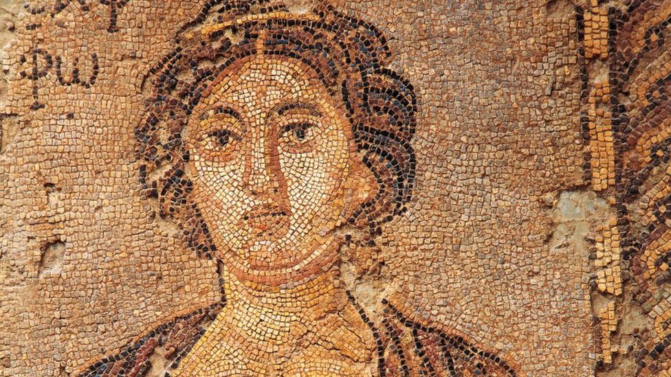 Fragmento de un mosaico que representa a Safo.