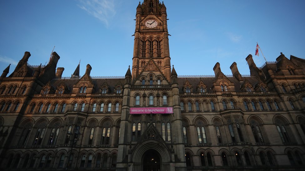 Manchester town hall refurbishment: Hotel plans 'too risky ...