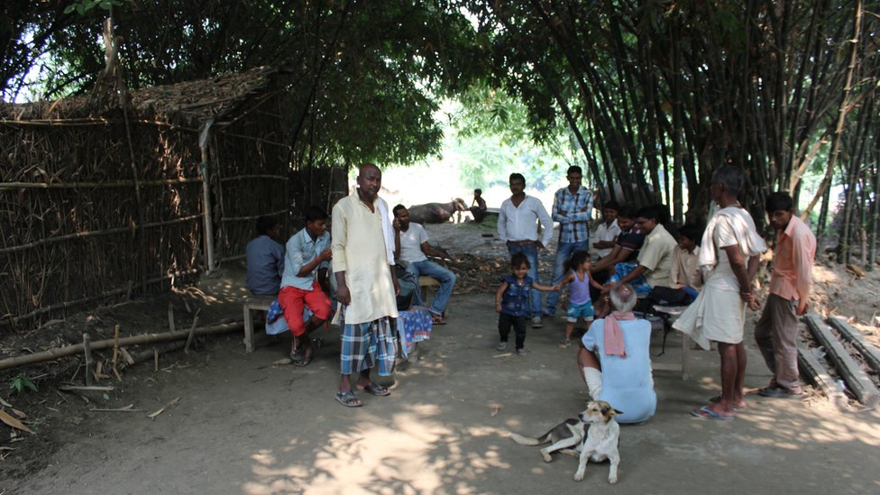 Жители деревни Кабира Дхаап