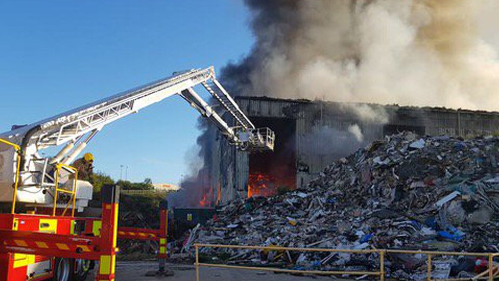 Fire Breaks Out At Sunderland Disused Recycling Plant - BBC News