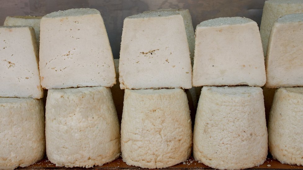 El queso cretense es una parte central de la dieta de los habitantes de la isla griega. Queso cretense