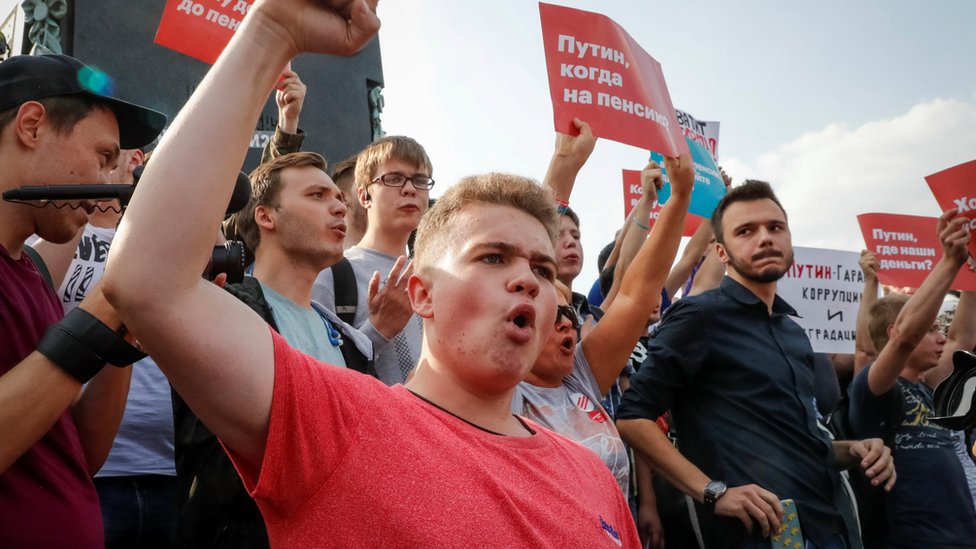 Russia Pension Protests Police Break Up Opposition Rallies Bbc News 2987