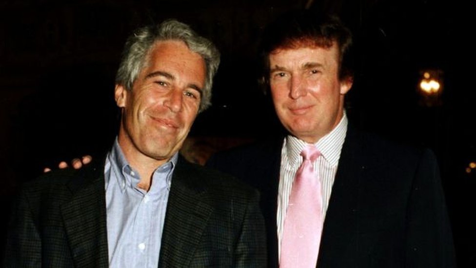 Jeffrey Epstein (solda) Donald Trump ile Florida'da (1997)
