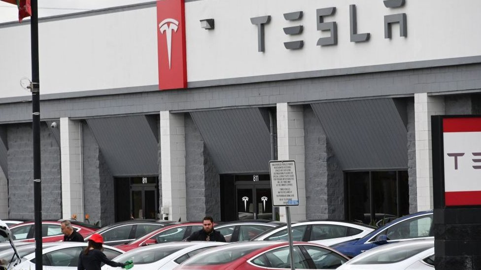 Fremont alberga la sede de Tesla, así como su principal planta manufacturera.