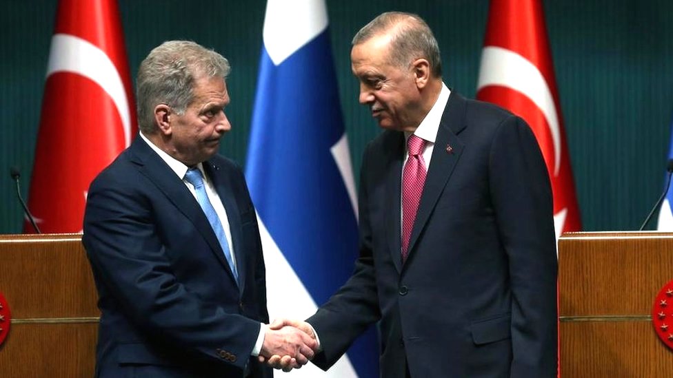 Turkey approves Finland Nato membership bid