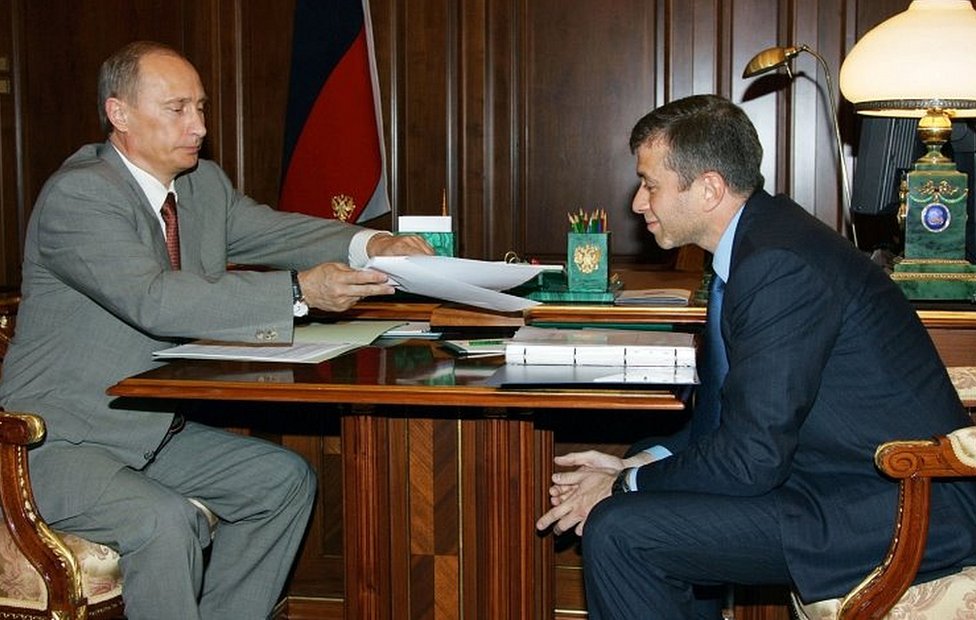 Vladimir Putin and Roman Abramovich in 2005