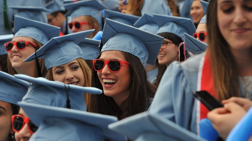 La iniciativa logra que muchos destacados jóvenes profesionales desarrollen un vínculo de por vida con el sector educación. Graduadas de la Universidad de Columbia
