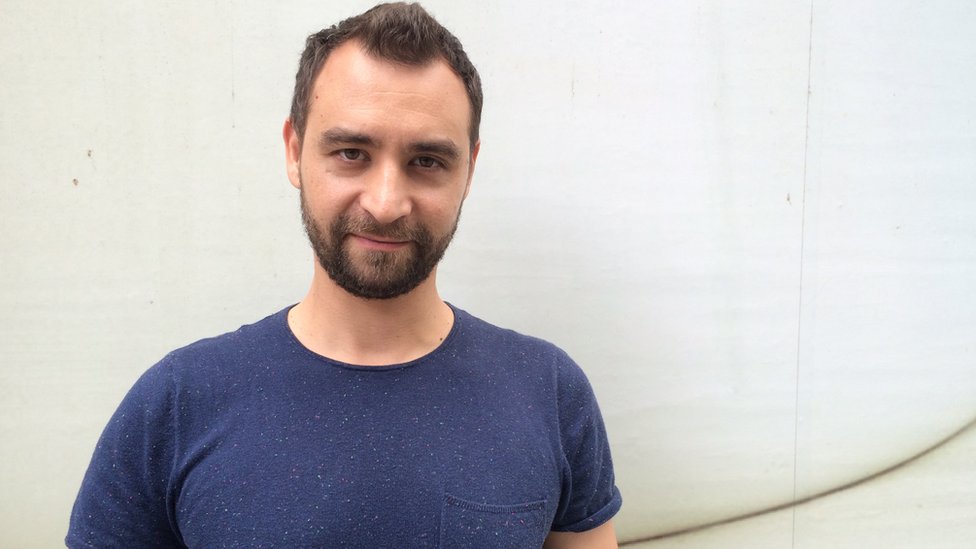 Amir Englund estudia los efectos del cannabis en el Instituto de Psiquiatría del King's College de Londres. dr englund