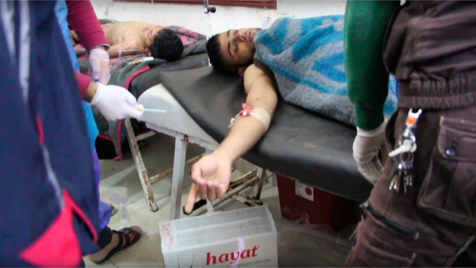 Decenas de personas deambulaban por las calles con problemas respiratorios. Heridos atendidos en Khan Shiekhoun