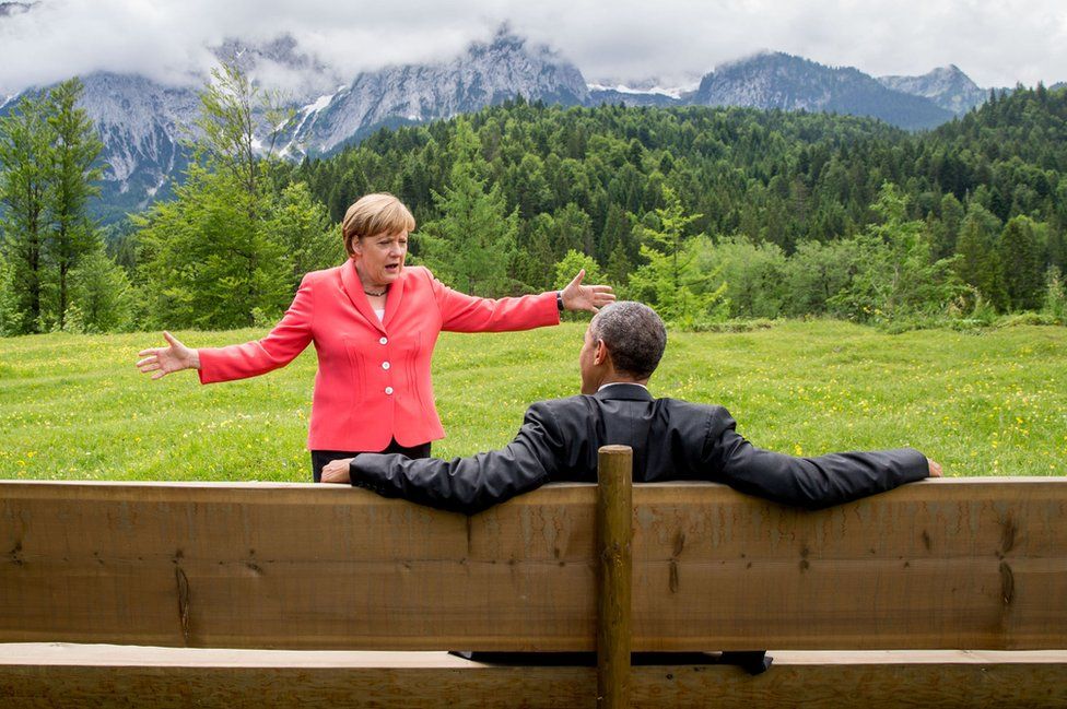 يونيو/ حزيران 2015: ميركل مع الرئيس الأمريكي آنذاك باراك أوباما، بعد جلسة قمة مجموعة السبع في جنوب ألمانيا