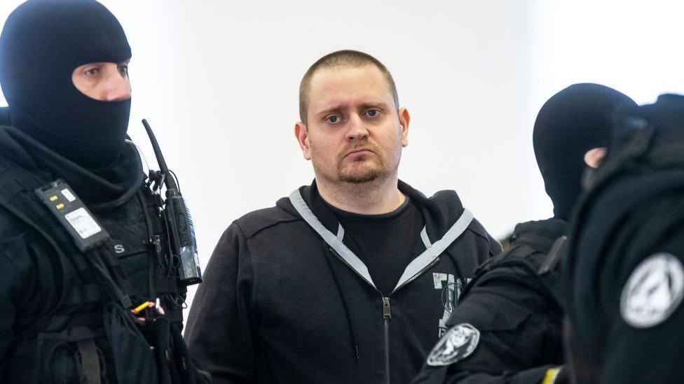 Мирослав Марчек, запечатленный в начале процесса в декабре, признал убийство в январе