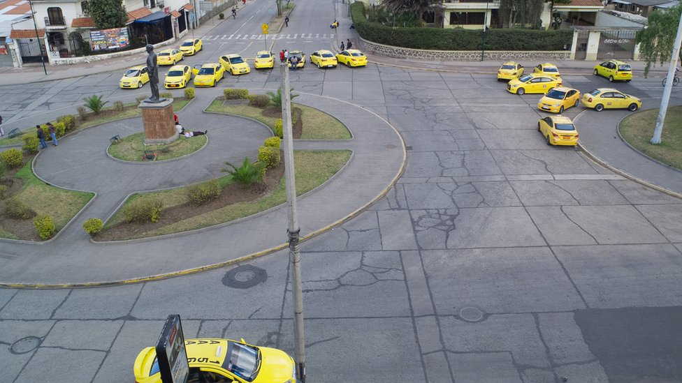 Los taxis cortaron calles y avenidas de las ciudades ecuatorianas. Huelga de taxis en Ecuador