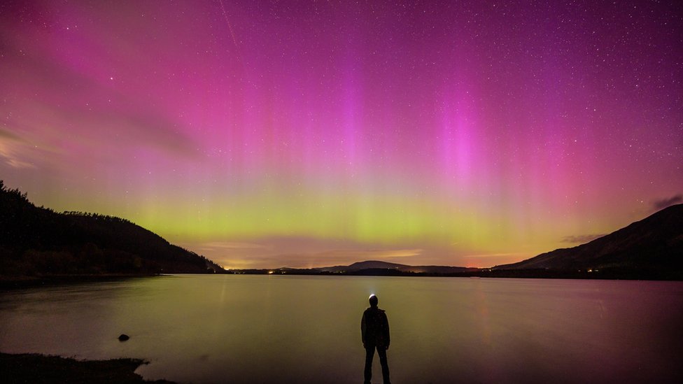 Photos: Photographers capture rare northern lights display over Crater Lake