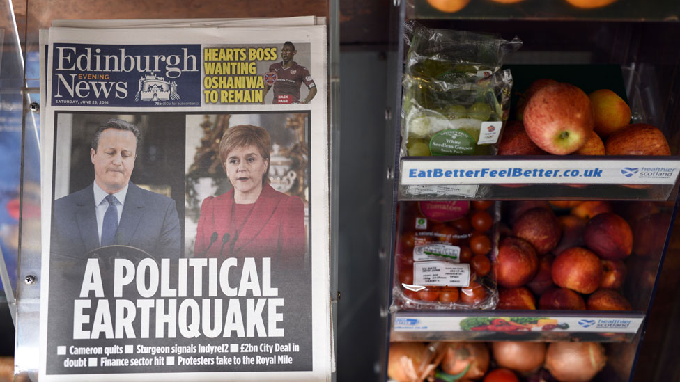 Заголовок газеты о результатах референдума в Великобритании в ЕС гласит: «Политическое землетрясение»
