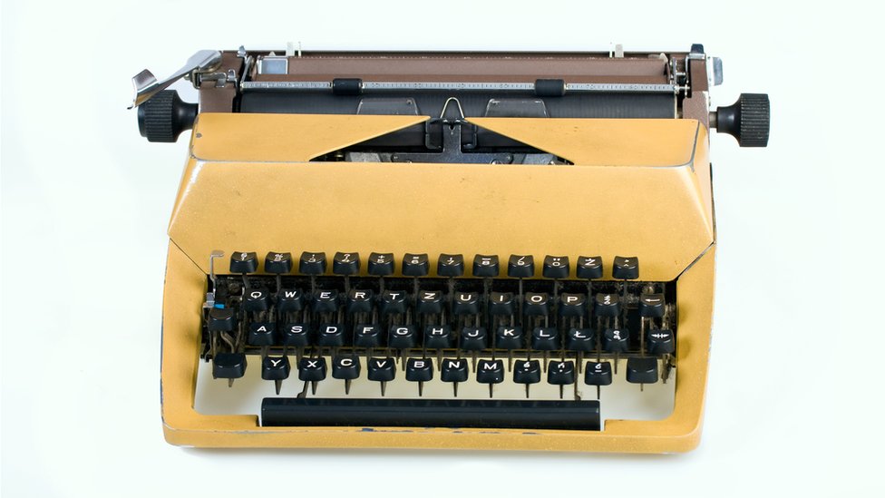 En la escritura, la C y la Z sí se diferencian. Máquina de escribir