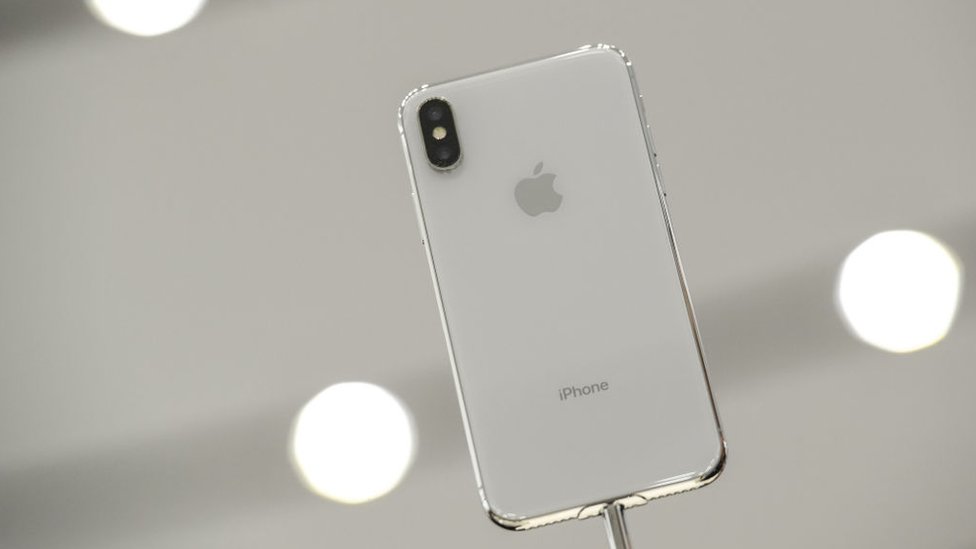 Según los periodistas tecnológicos, la cámara del teléfono es de alta calidad, pero no es muy distinta a la del iPhone 8 Plus. iPhone X