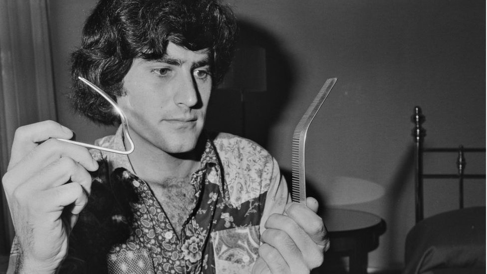 Uri Geller (1974)